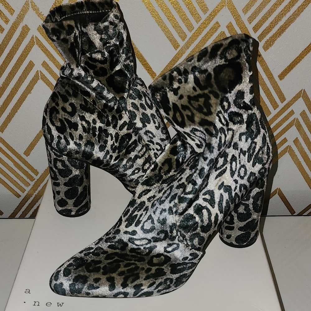 Leopard velvet sock bootie